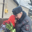 олицейские поздравили с «8 Марта» маму, сотрудника, погибшего при исполнении служебных обязанностей. - ОМВД Белокалитвинского района 